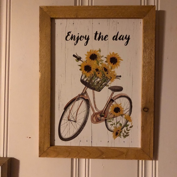 Large hanging “Enjoy the day sign” - Picture 1 of 2